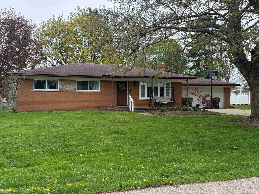 13346 Ledwon Street, Shelby Twp, MI 48315
