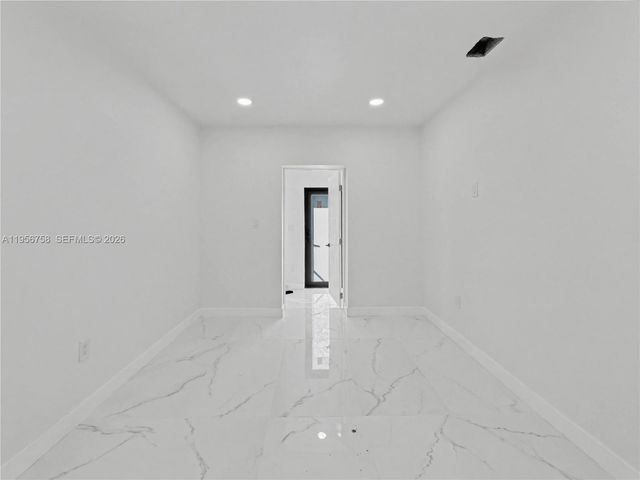 2490 SW 17th St, Miami, FL 33145