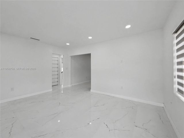 2490 SW 17th St, Miami, FL 33145