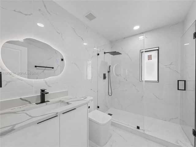 2490 SW 17th St, Miami, FL 33145