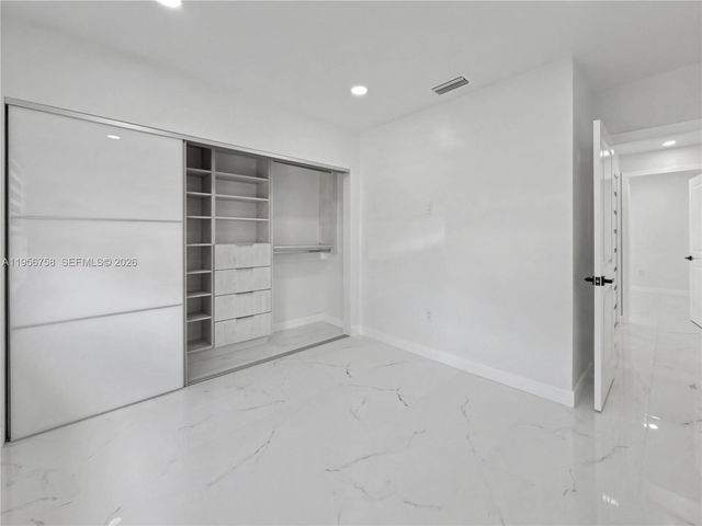 2490 SW 17th St, Miami, FL 33145