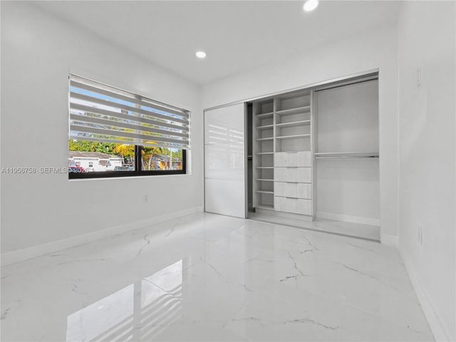 2490 SW 17th St, Miami, FL 33145