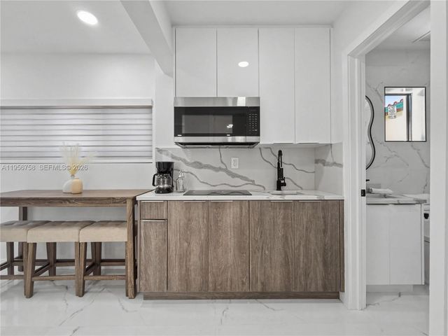 2490 SW 17th St, Miami, FL 33145