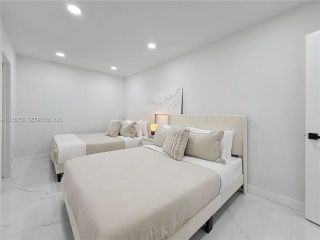 2490 SW 17th St, Miami, FL 33145