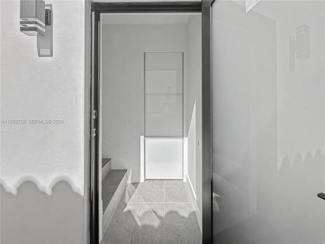 2490 SW 17th St, Miami, FL 33145