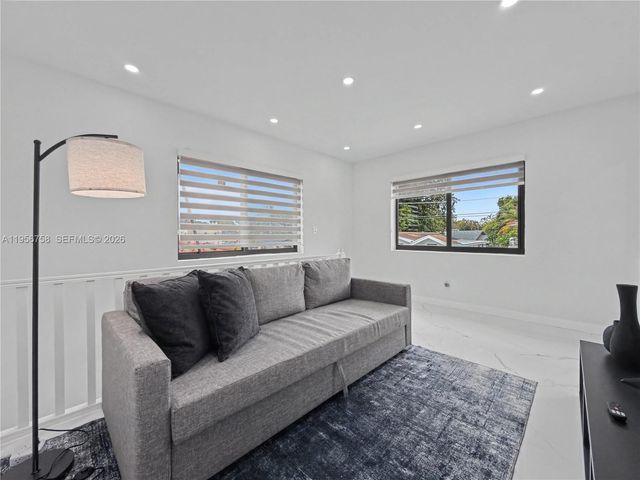 2490 SW 17th St, Miami, FL 33145