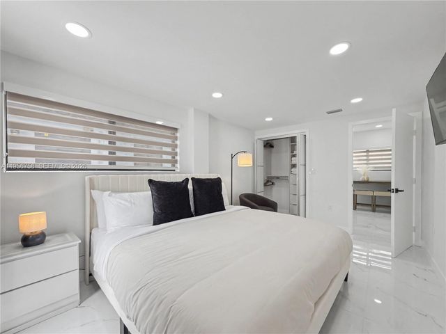 2490 SW 17th St, Miami, FL 33145