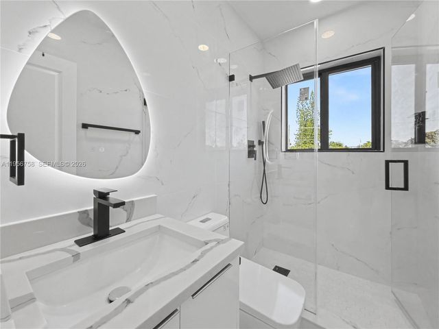 2490 SW 17th St, Miami, FL 33145