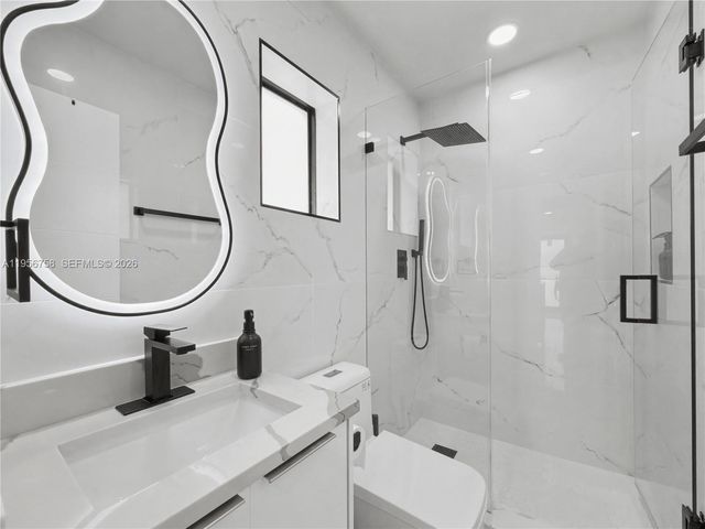 2490 SW 17th St, Miami, FL 33145