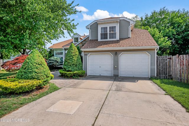 109 Kentucky Way, Freehold, NJ 07728