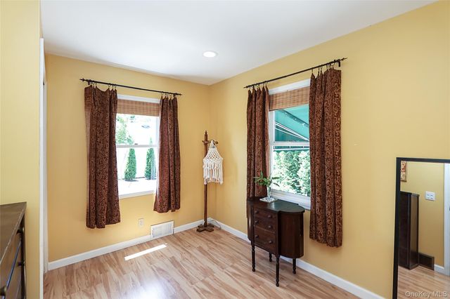 110 Franklin Avenue, East Northport, NY 11731