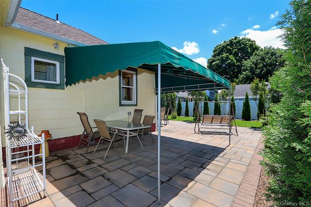 110 Franklin Avenue, East Northport, NY 11731