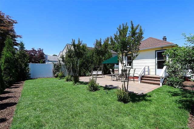 110 Franklin Avenue, East Northport, NY 11731
