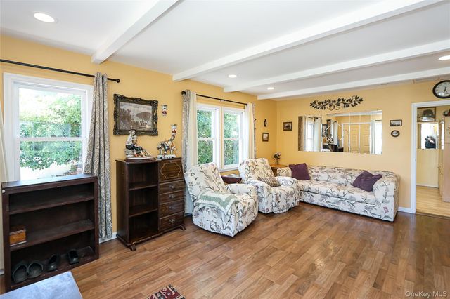 110 Franklin Avenue, East Northport, NY 11731