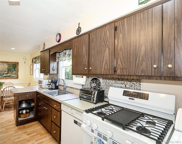 110 Franklin Avenue, East Northport, NY 11731