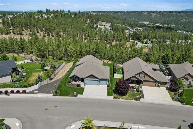 696 W Basalt Ridge Dr, Spokane, WA 99224