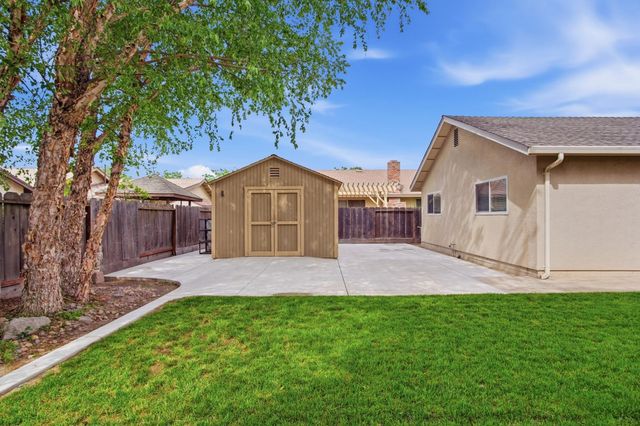 1480 Berry Dr, Turlock, CA 95382