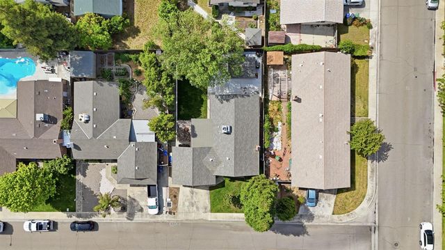 1480 Berry Dr, Turlock, CA 95382