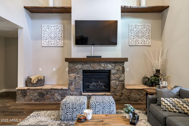 17 E Tranquil Lane, Flagstaff, AZ 86001