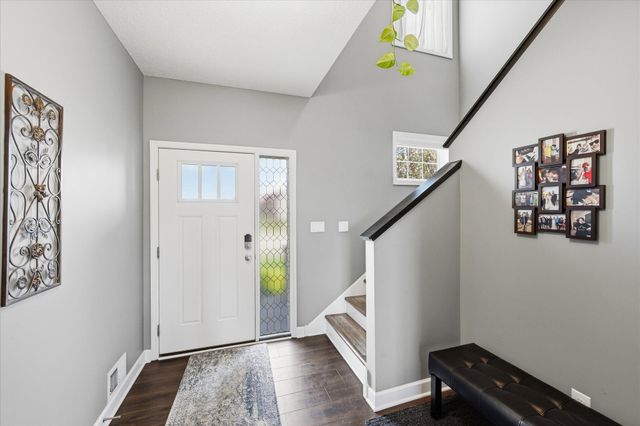 137 6th Street NW, Delano, MN 55328