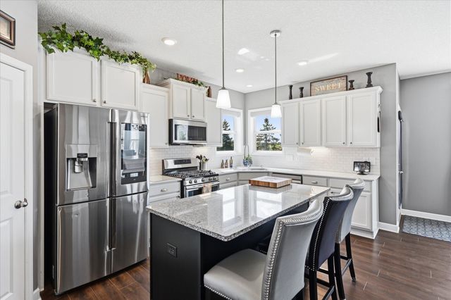 137 6th Street NW, Delano, MN 55328
