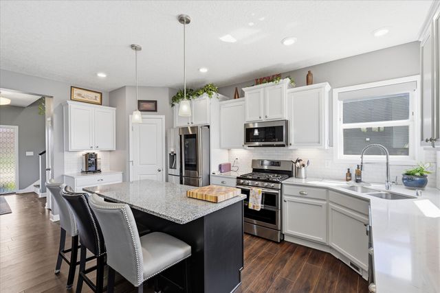 137 6th Street NW, Delano, MN 55328