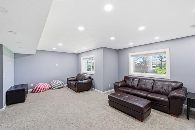 137 6th Street NW, Delano, MN 55328