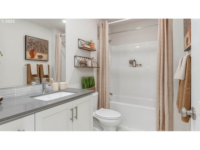 6418 Se Nasha St, Hillsboro, OR 97123