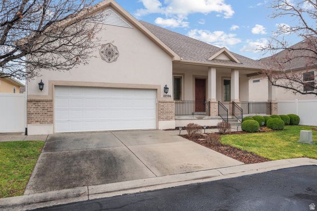 10596 S PINYON PINES CT, South Jordan, UT 84095