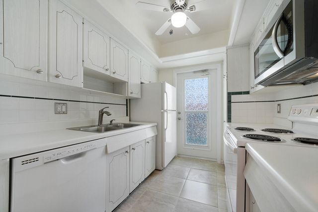 37 Yacht Club Drive Unit 202, North Palm Beach, FL 33408