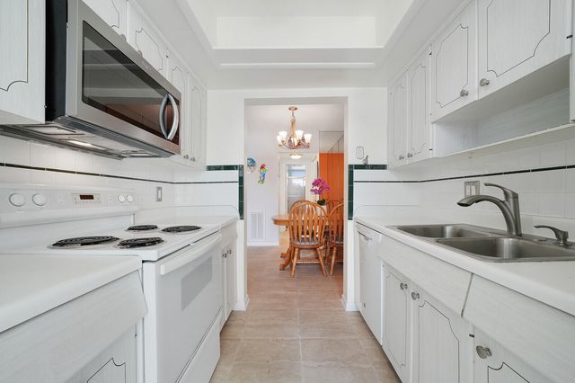 37 Yacht Club Drive Unit 202, North Palm Beach, FL 33408