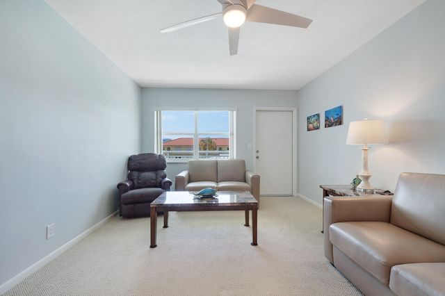 37 Yacht Club Drive Unit 202, North Palm Beach, FL 33408
