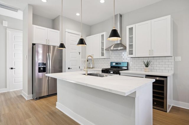 807 Martin Street D, Houston, TX 77018