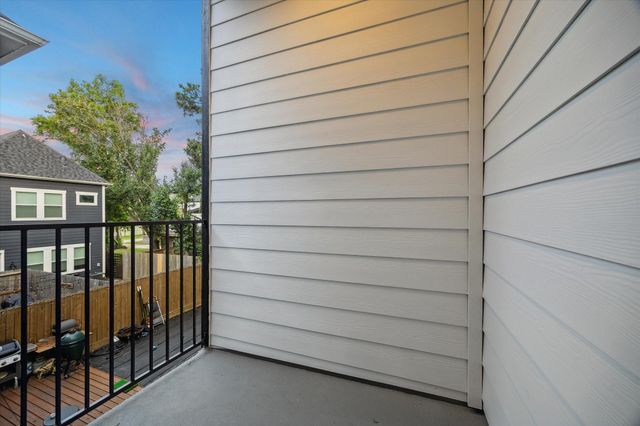 807 Martin Street D, Houston, TX 77018