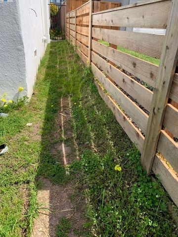 9380 Thermal St., Oakland, CA 94605