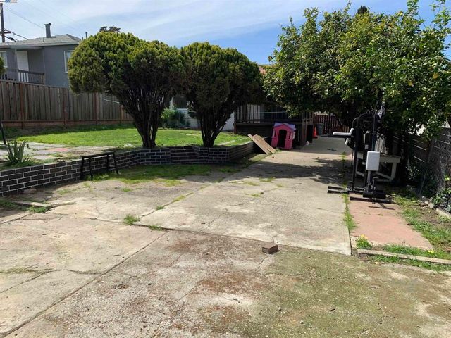 9380 Thermal St., Oakland, CA 94605