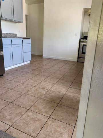 9380 Thermal St., Oakland, CA 94605