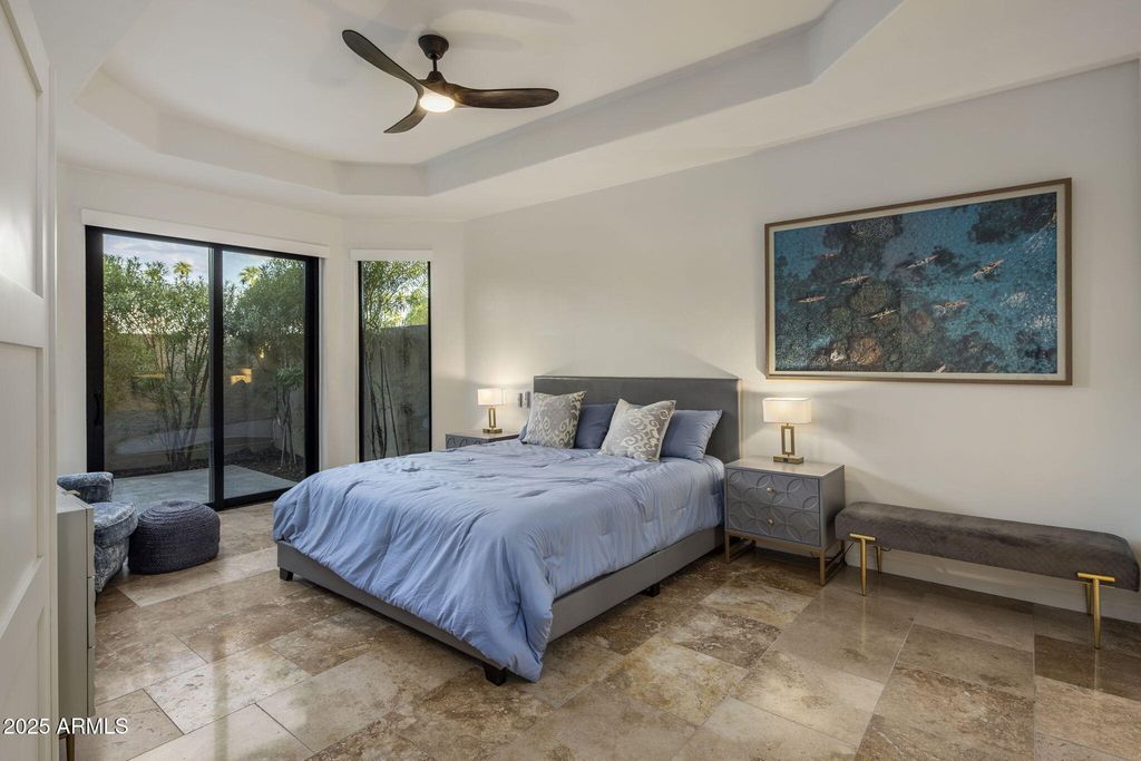 Image 11 of property listing at 8401 N 84TH Place, Scottsdale, AZ 85258