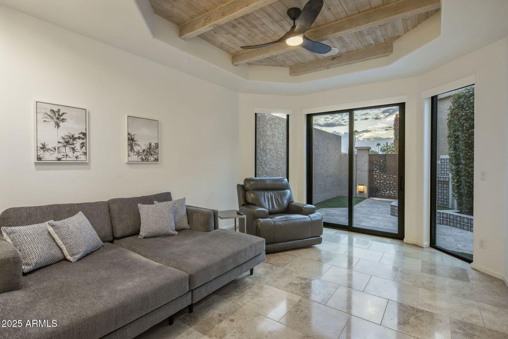 Image 15 of property listing at 8401 N 84TH Place, Scottsdale, AZ 85258