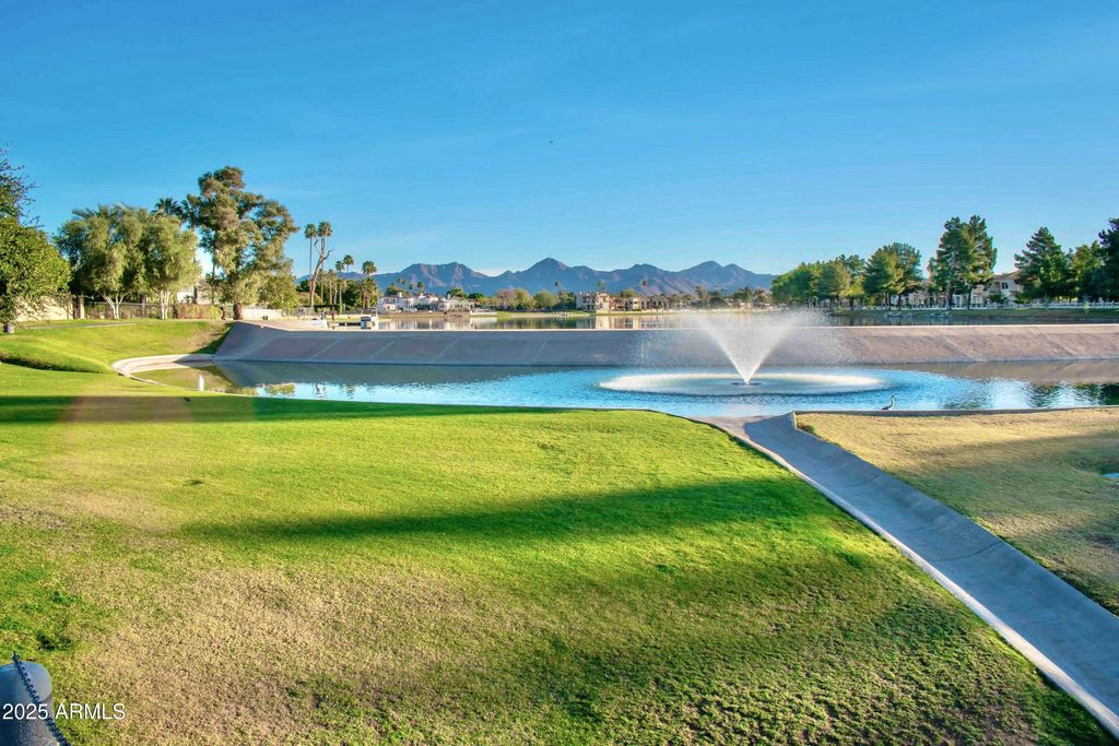 Image 25 of property listing at 8401 N 84TH Place, Scottsdale, AZ 85258