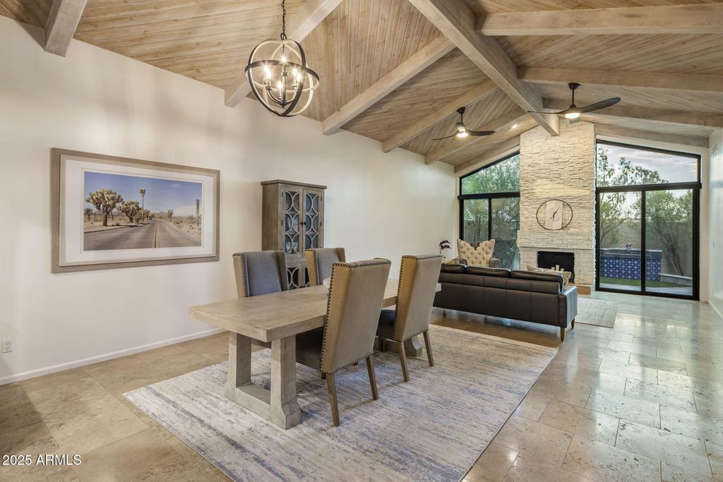 Image 3 of property listing at 8401 N 84TH Place, Scottsdale, AZ 85258