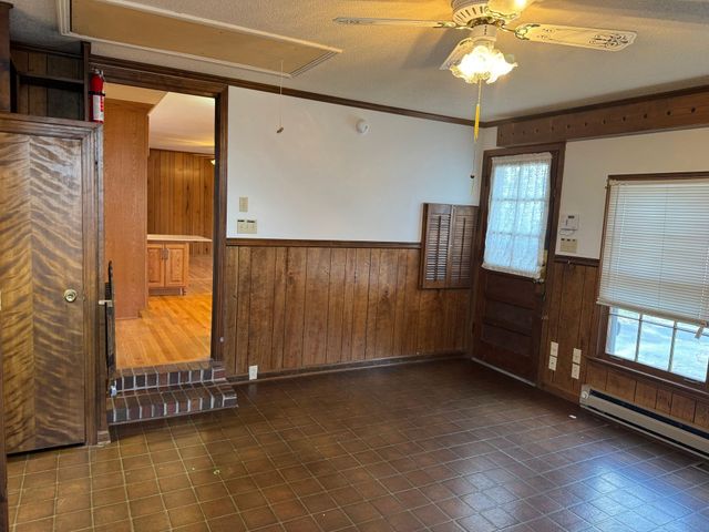 2153 N Meadow Dr, Clarksville, TN 37043