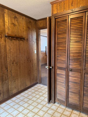 2153 N Meadow Dr, Clarksville, TN 37043