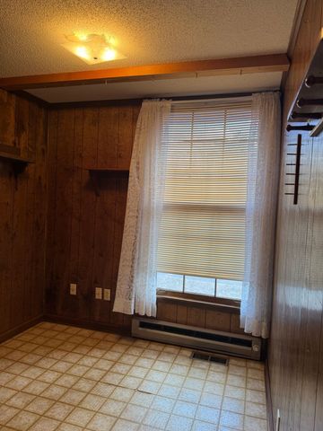 2153 N Meadow Dr, Clarksville, TN 37043