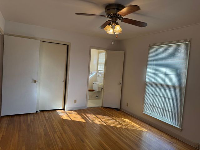 2153 N Meadow Dr, Clarksville, TN 37043