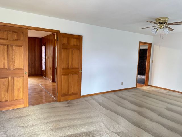 2153 N Meadow Dr, Clarksville, TN 37043