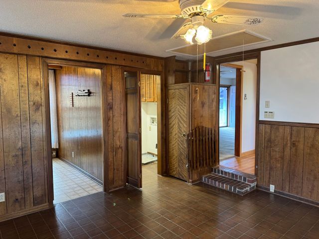 2153 N Meadow Dr, Clarksville, TN 37043