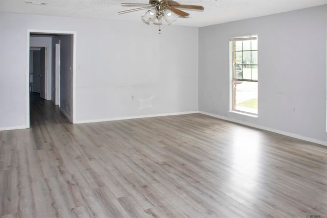 22336 Sutter Ln, Zachary, LA 70791