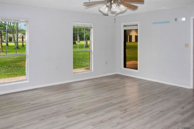 22336 Sutter Ln, Zachary, LA 70791