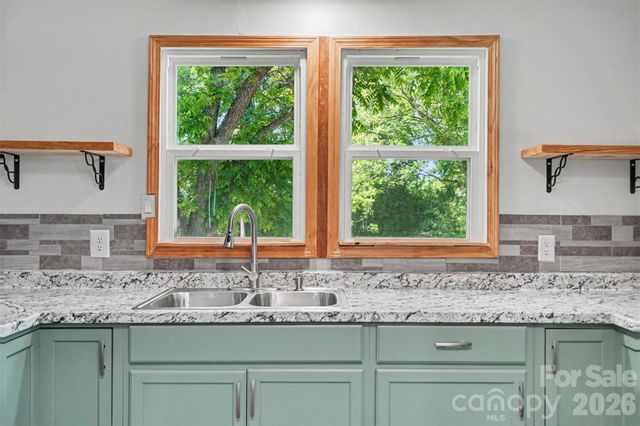 503 E McGregor Street, Pageland, SC 29728